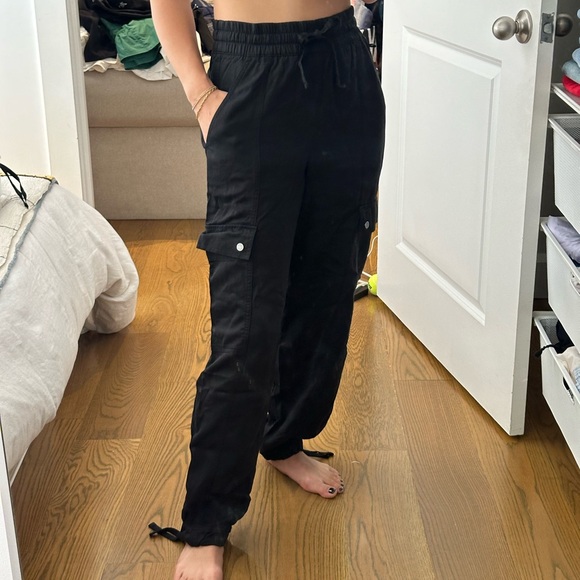 Athleta Black Celestia Cargo Pants - Picture 1 of 4